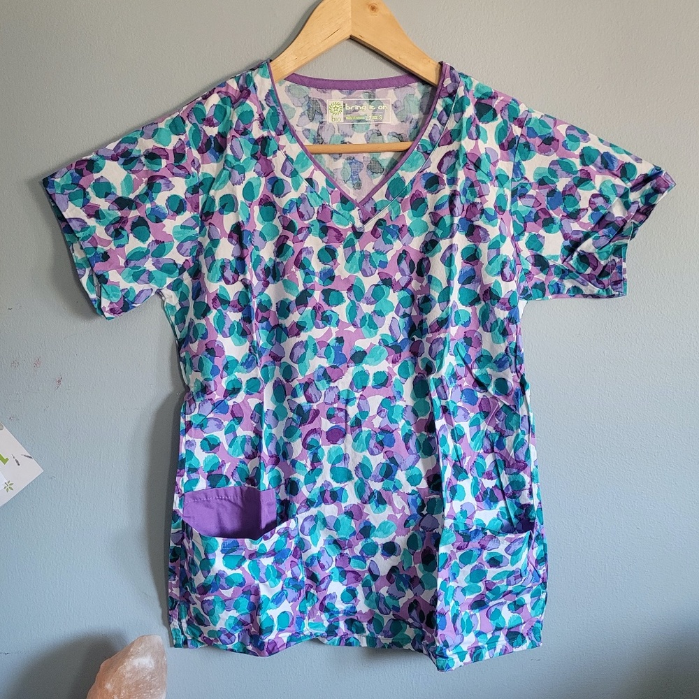 BIO Purple Print Scrub top Size Small
